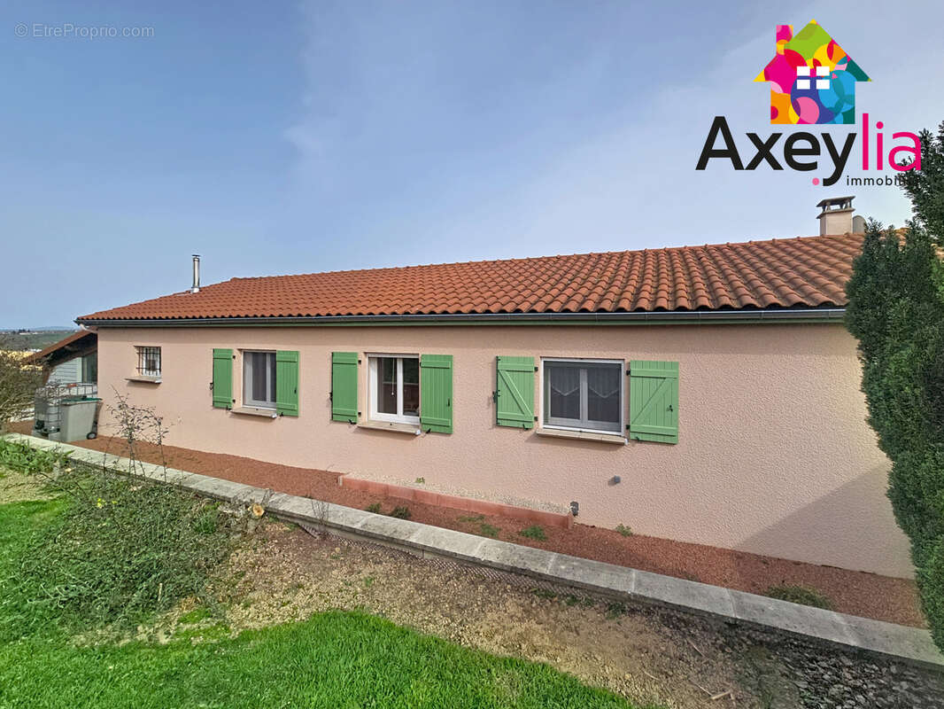 Maison à SAINT-SYMPHORIEN-DE-LAY