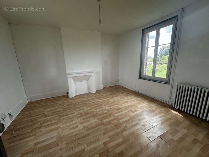 Corps de ferme avec 3,7 hectares de terrain - photo 6