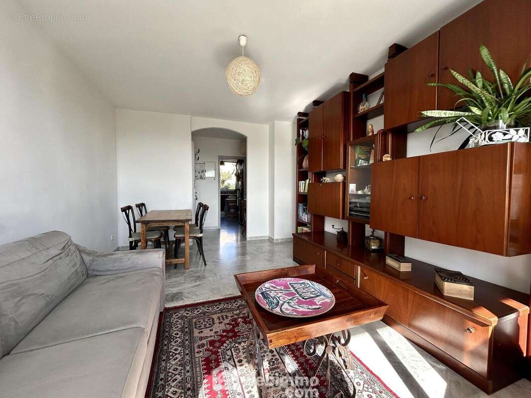 Appartement rénové traversant - Appartement à BASTIA