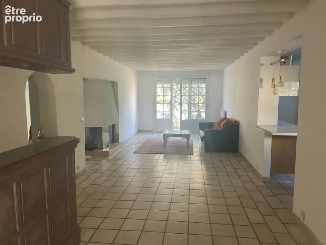 PLAISIR Centre ville : maison individuelle 178 m2 - 4 chambres dont une suite parentale au rez-de-chaussée - Grand jardin arboré - photo 5