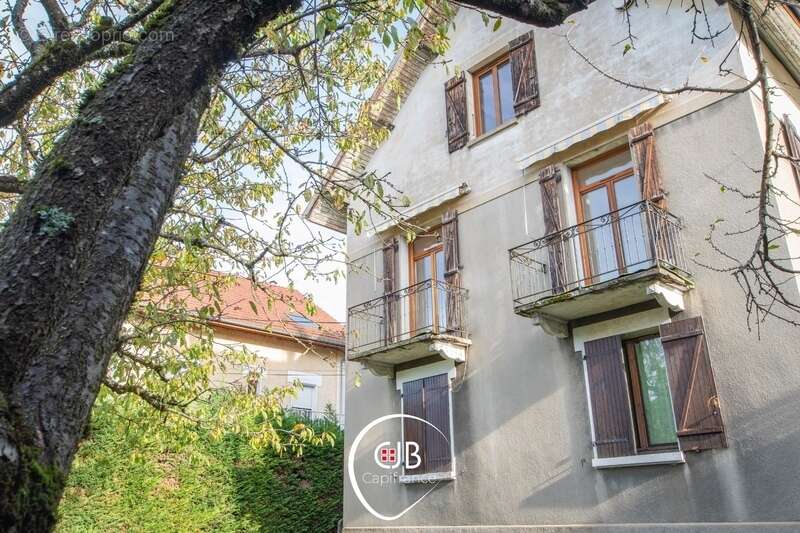 Appartement à BARBERAZ