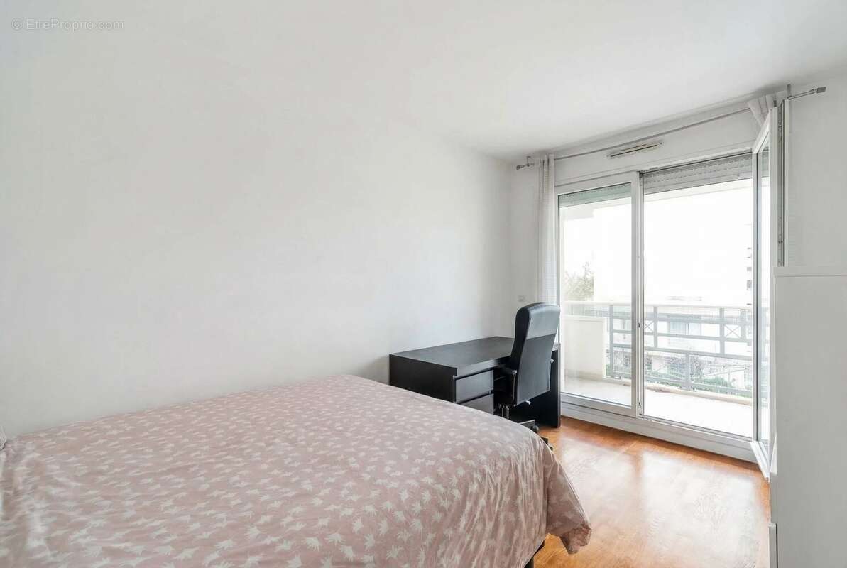 Appartement à LEVALLOIS-PERRET