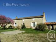 Maison à PAIZAY-LE-TORT