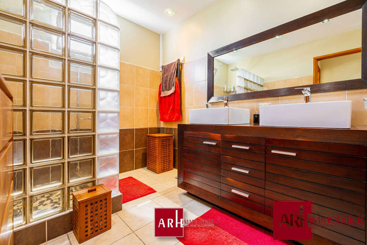 Maison à SAINT-DENIS