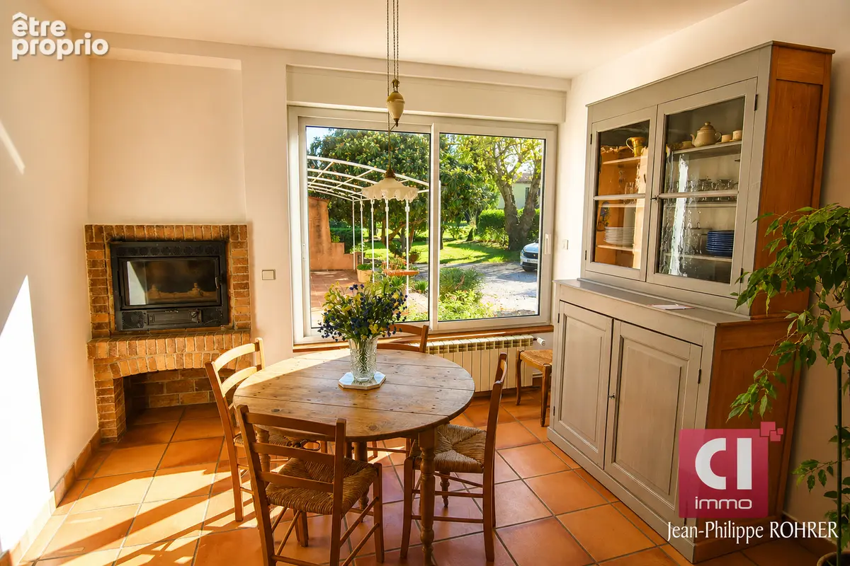 Maison de Prestige à Vendre à Besse-sur-Issole - photo 5