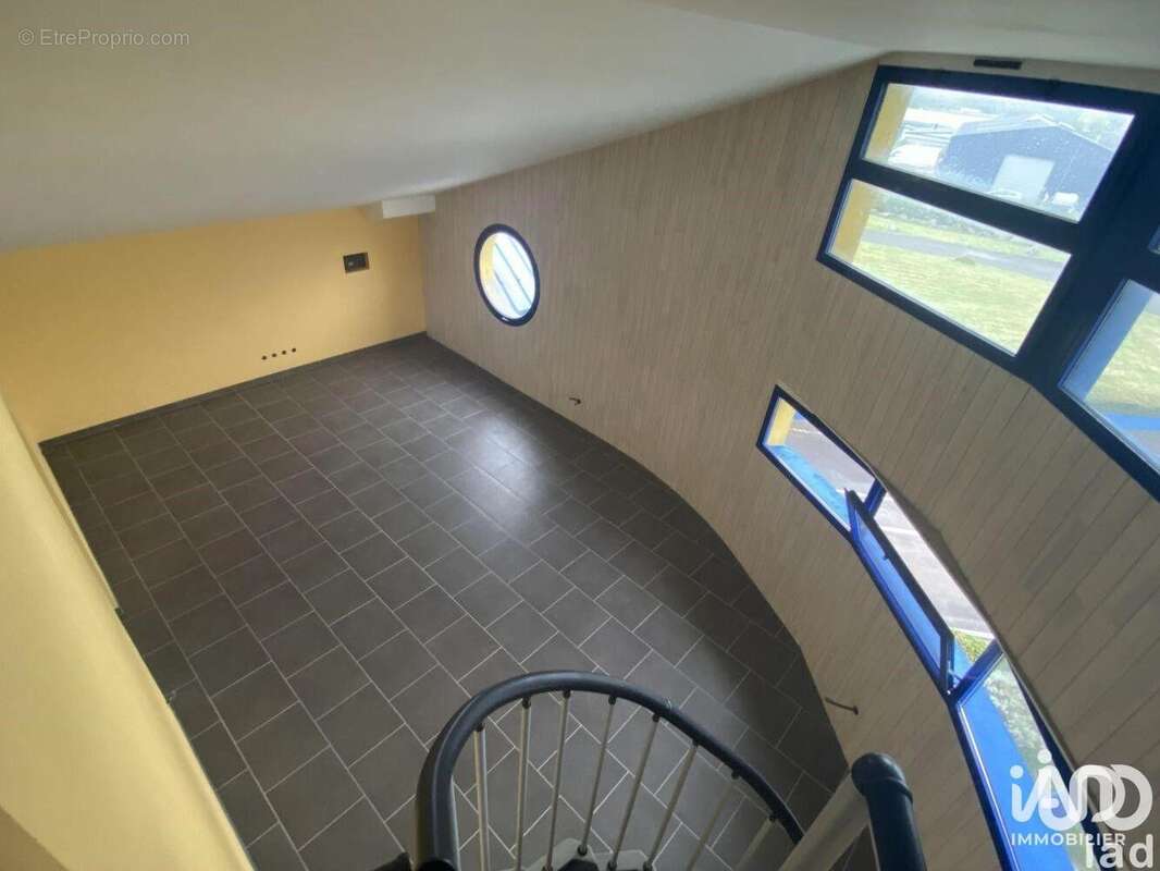 Photo 8 - Commerce à MONTMARTIN-SUR-MER