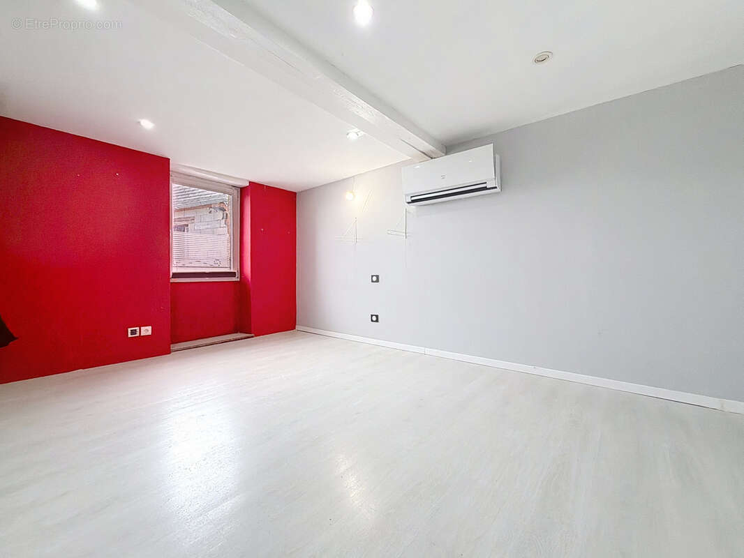 Maison à SAINT-BONNET-LA-RIVIERE