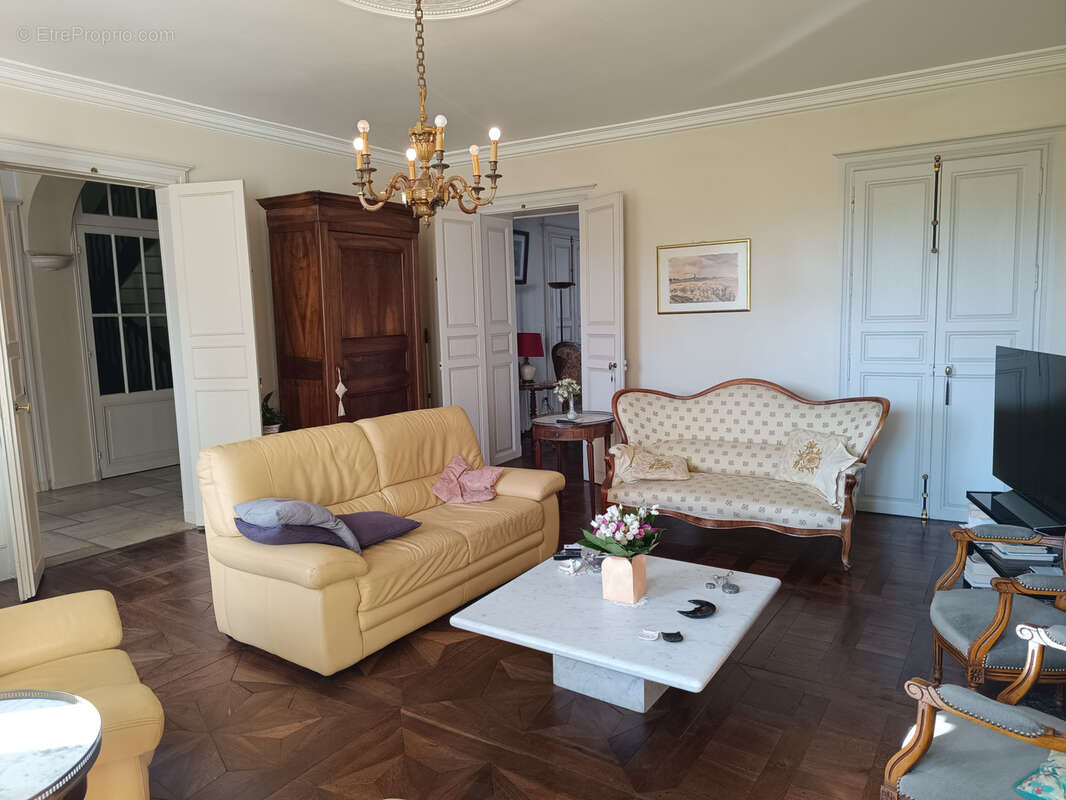 Maison à BARBEZIEUX-SAINT-HILAIRE