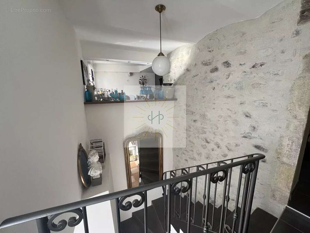 Maison à ALBA-LA-ROMAINE