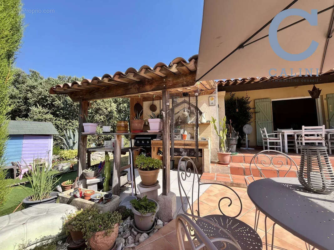 Maison à GARRIGUES-SAINTE-EULALIE