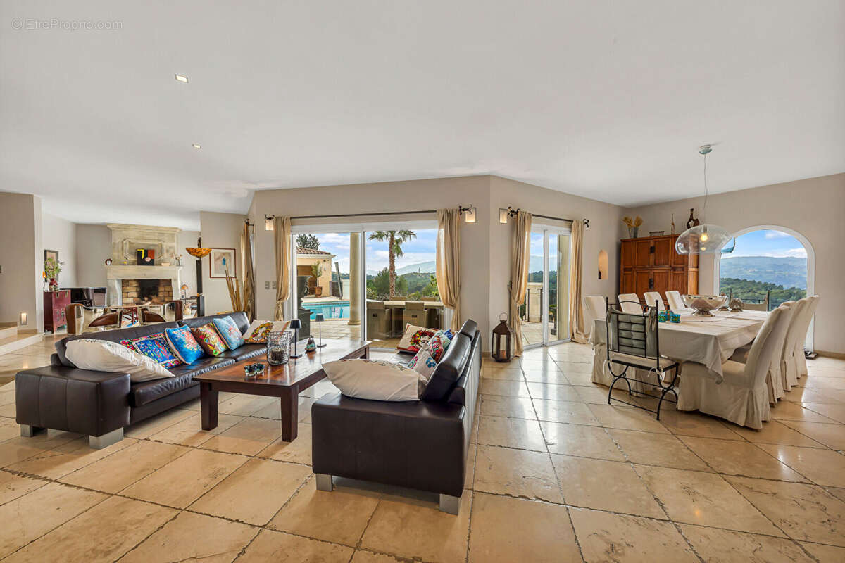 Maison à MOUANS-SARTOUX