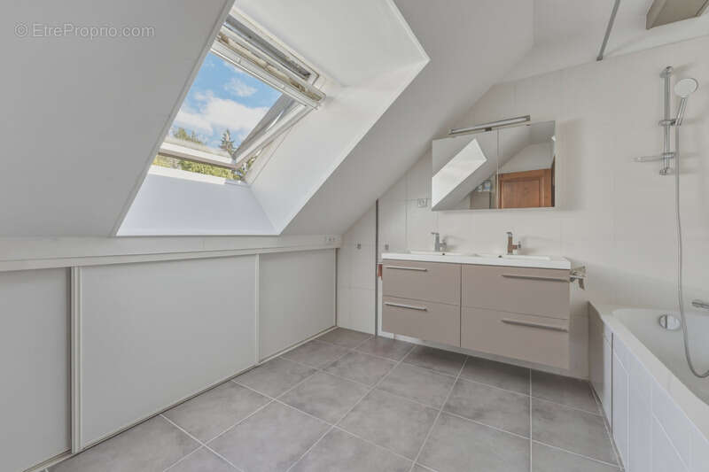 Appartement à PREVESSIN-MOENS