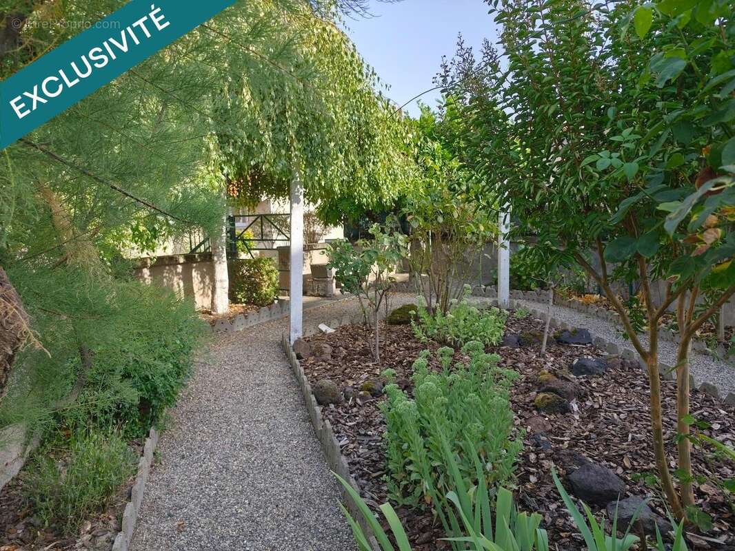 Photo 3 - Maison à COMBRONDE