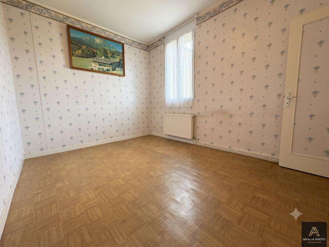   Maison familiale à fort potentiel – 159 m² – Garage et jardin sans vis-à-vis ! - photo 5