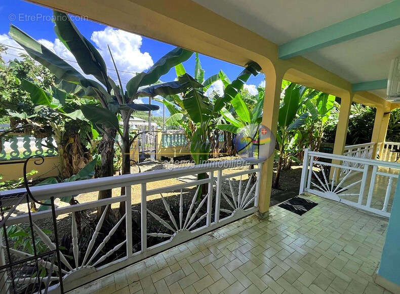 Maison à SAINTE-ROSE