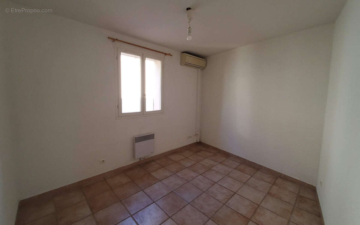 Appartement à CUERS