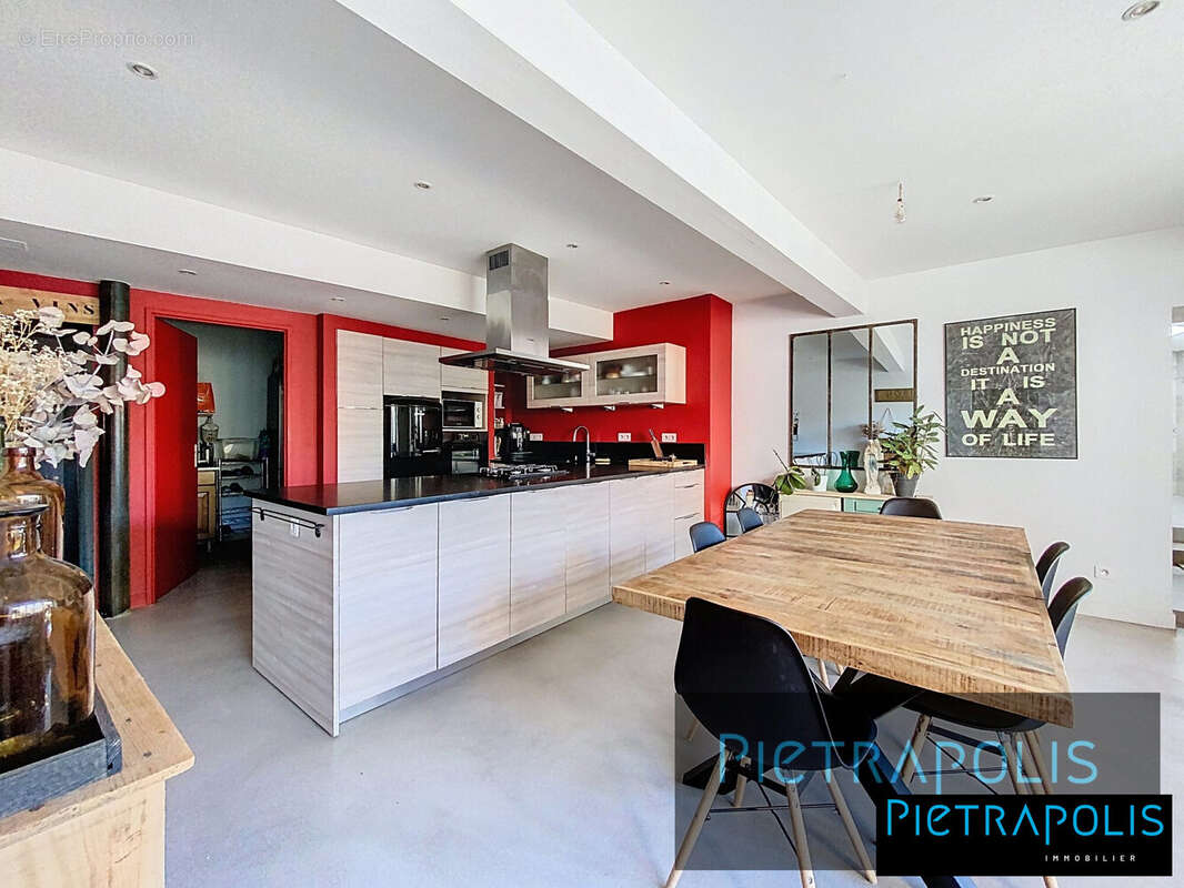 Maison à SAINT-GEORGES-DE-RENEINS