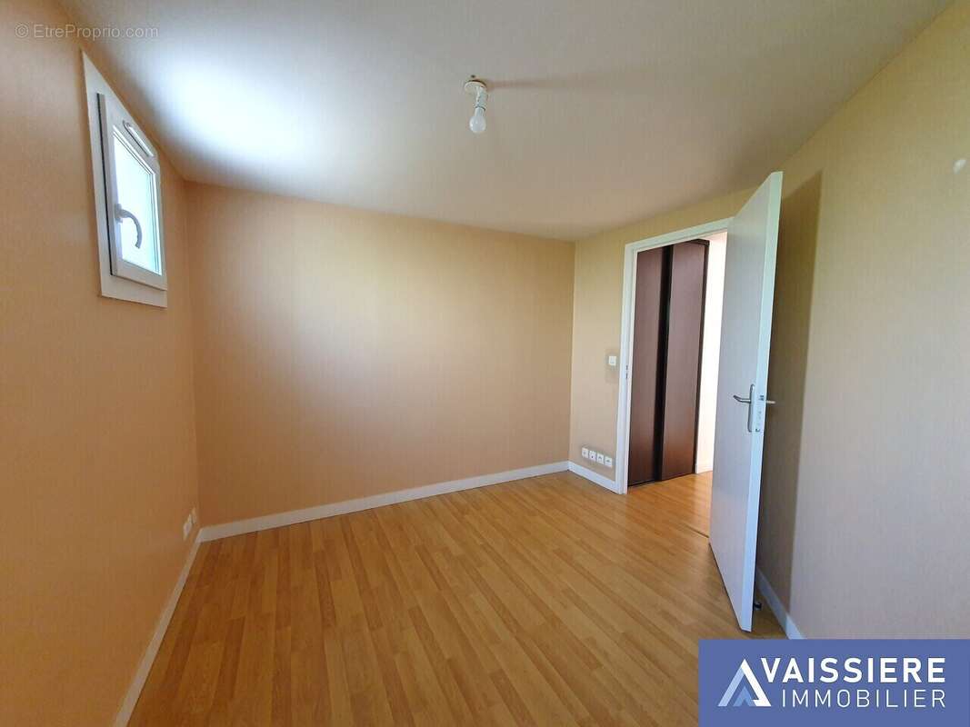 Maison à VOISINS-LE-BRETONNEUX