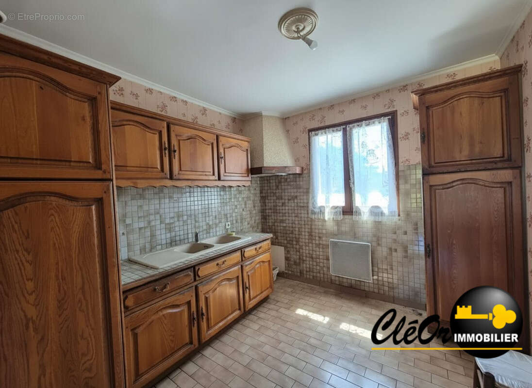 Maison 84 m² à Sassenay  - photo 3