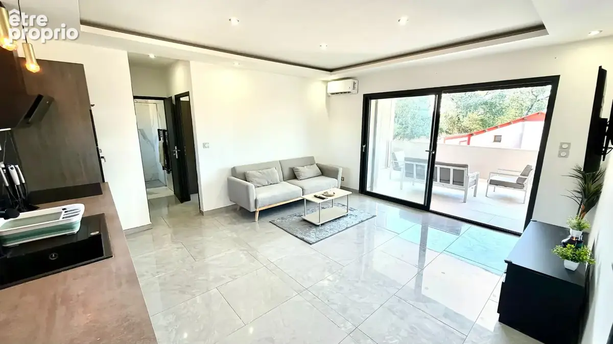 Appartement Type T2 avec terrasse, cave et place de parking privative sécurisée. - photo 4