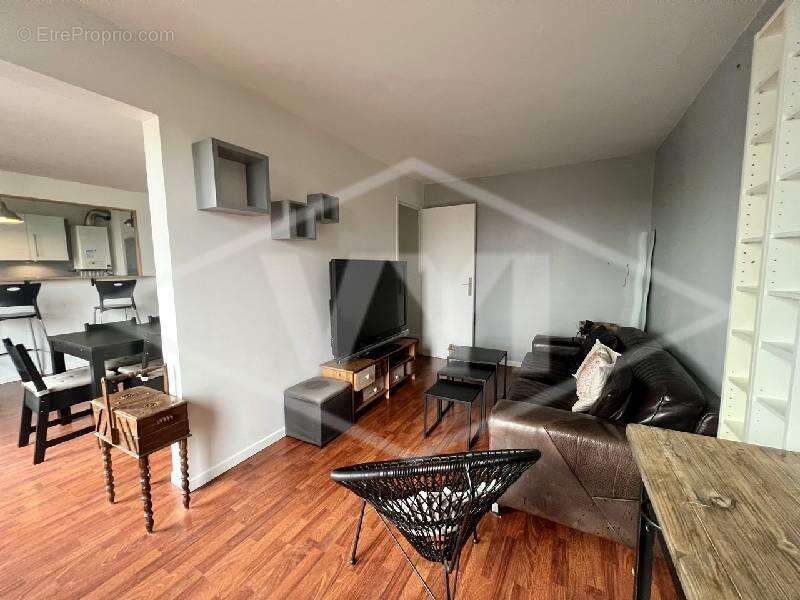 Appartement à COMBS-LA-VILLE