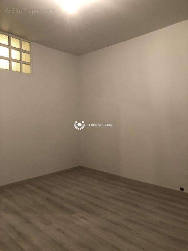 Commerce à MARSEILLE-9E