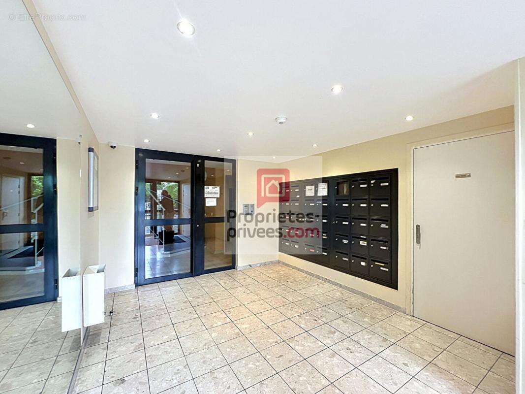 Appartement à LES ESSARTS-LE-ROI