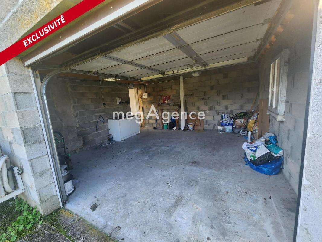 Maison à SAINT-CHRISTOLY-DE-BLAYE