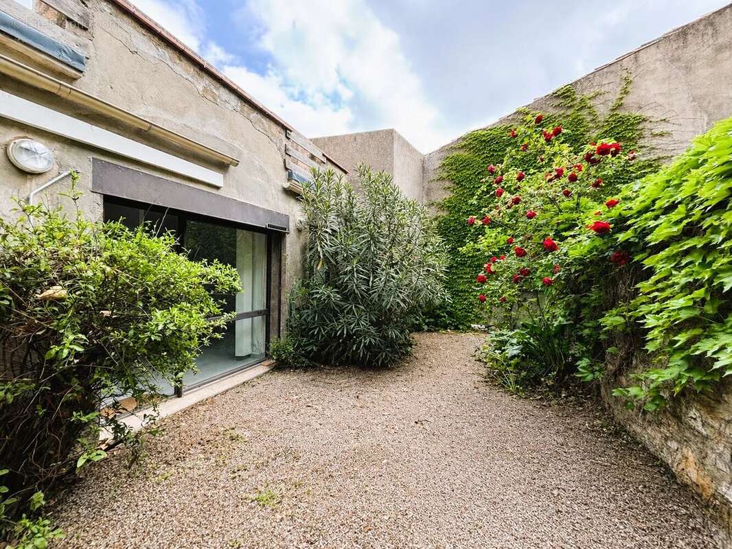 Maison à AZILLE