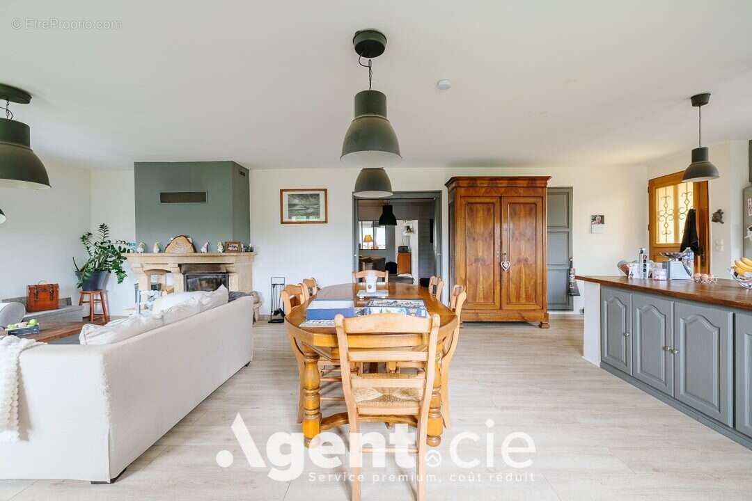 Maison à VACOGNES-NEUILLY