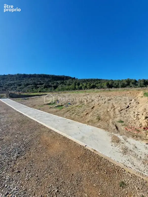 Terrain constructible viabilisé de 3160 m² - photo 3