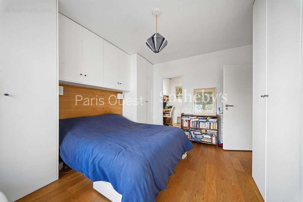 Appartement à NEUILLY-SUR-SEINE