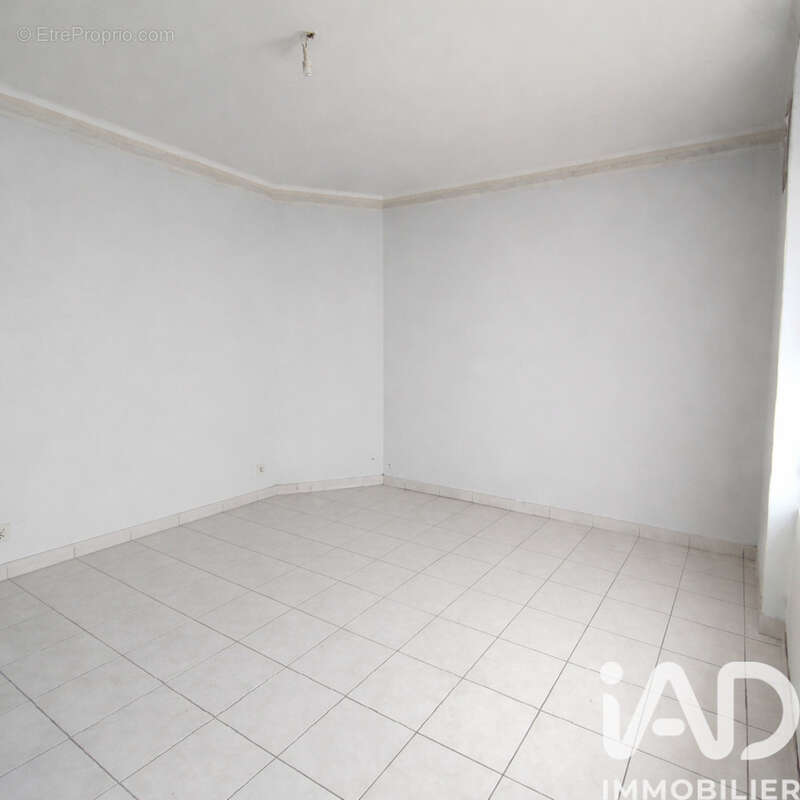 Photo 9 - Maison à LA CHAPELLE-DU-GENET