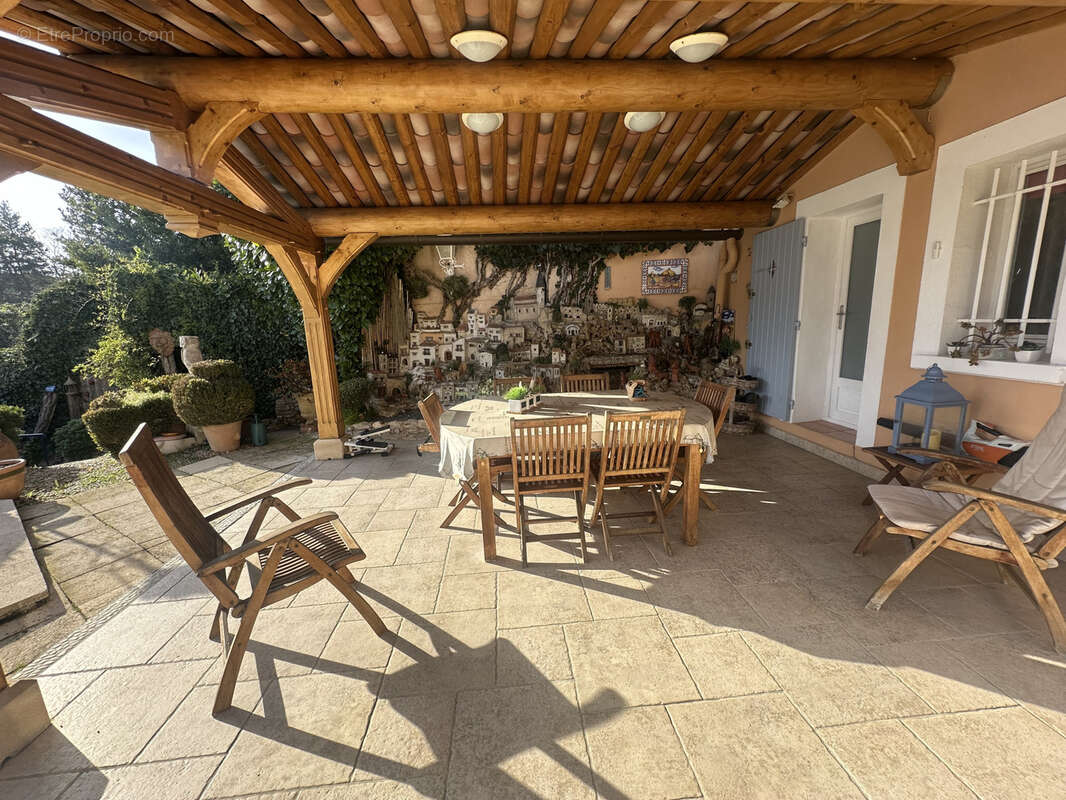 Autre à AIX-EN-PROVENCE