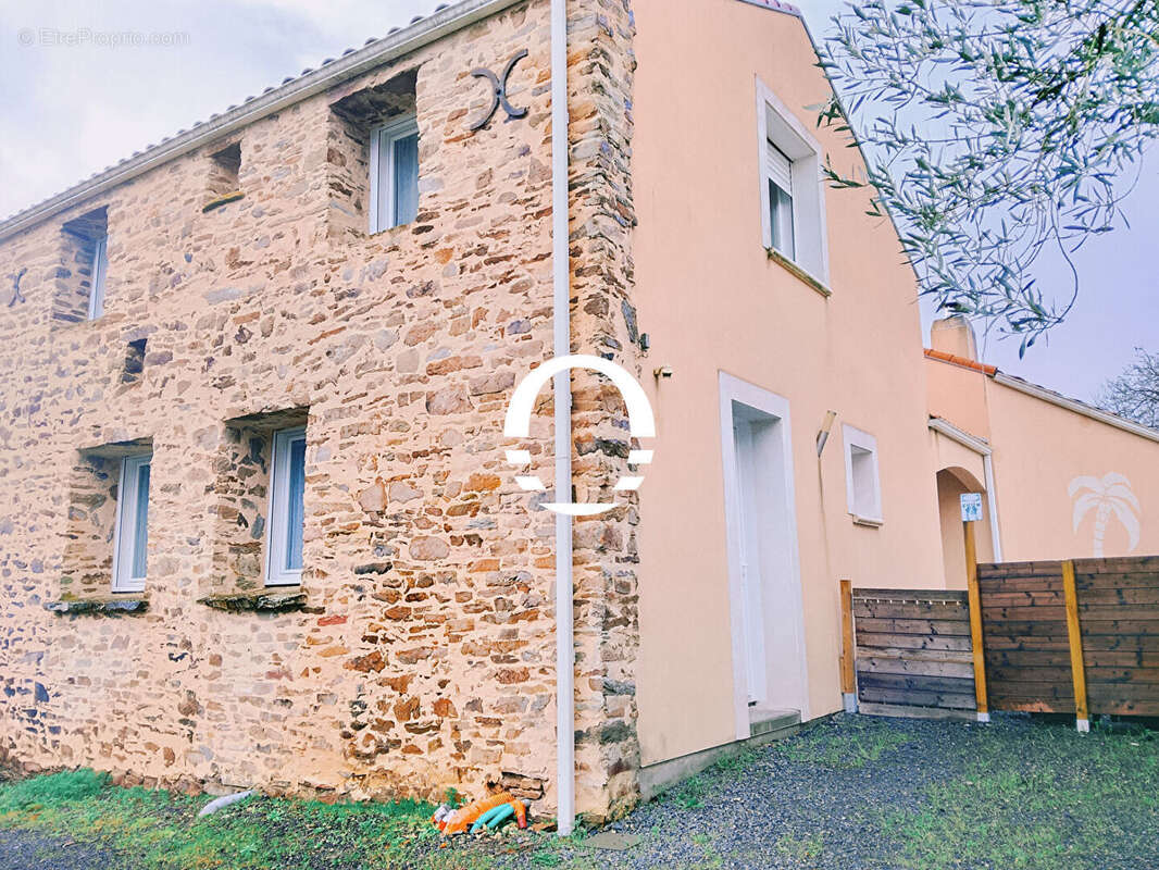 Maison à ROUANS