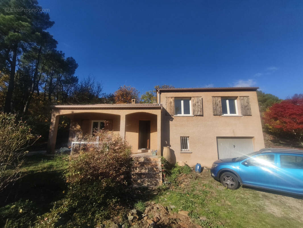 Maison à LE COLLET-DE-DEZE