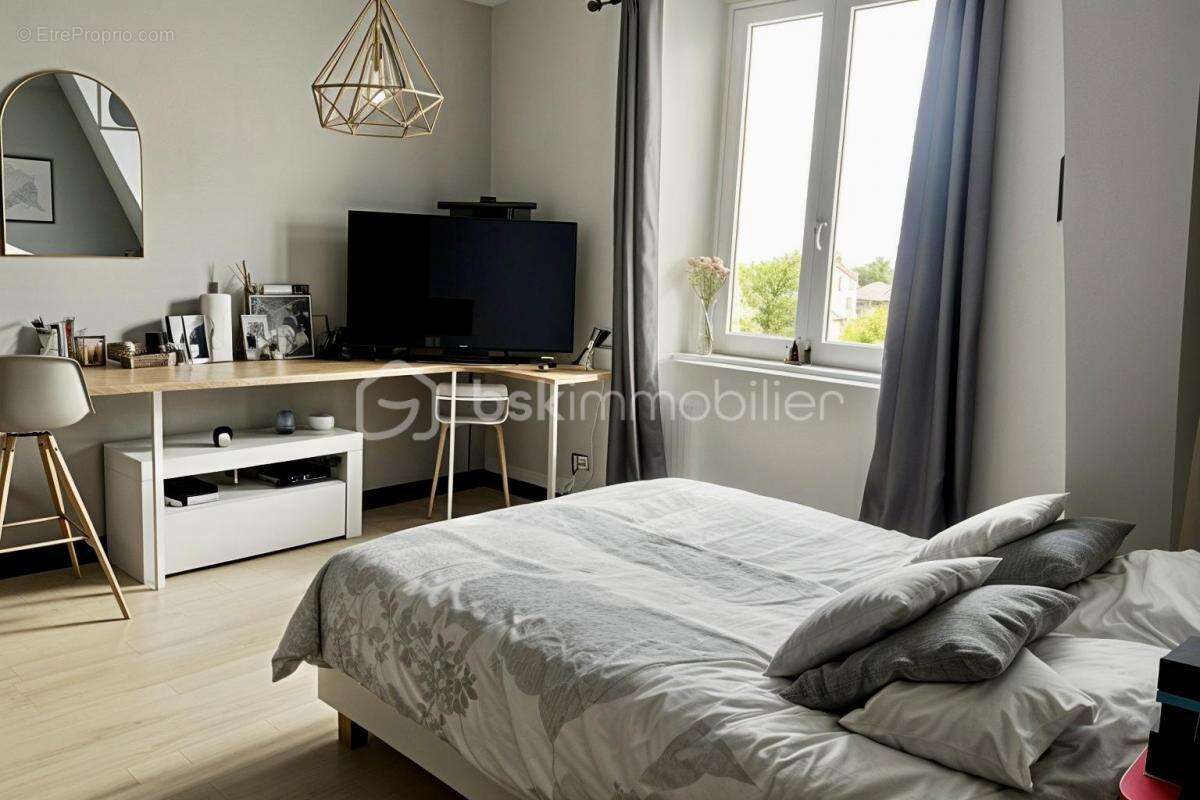 Grande maison familiale de caractère – 289 m² / 205 m² habitable  – Secteur de Kerhinet - photo 7