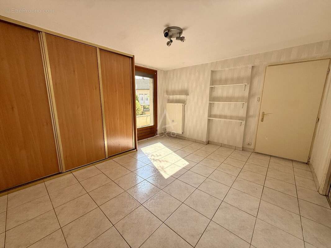 Exclusivité // maison individuelle // 122 m2 // 4 chambres // bureau avec accès indépendant // jardin // garage - photo 4