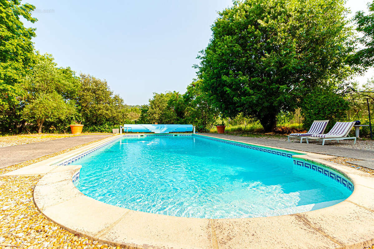 Maison à LE THOLONET