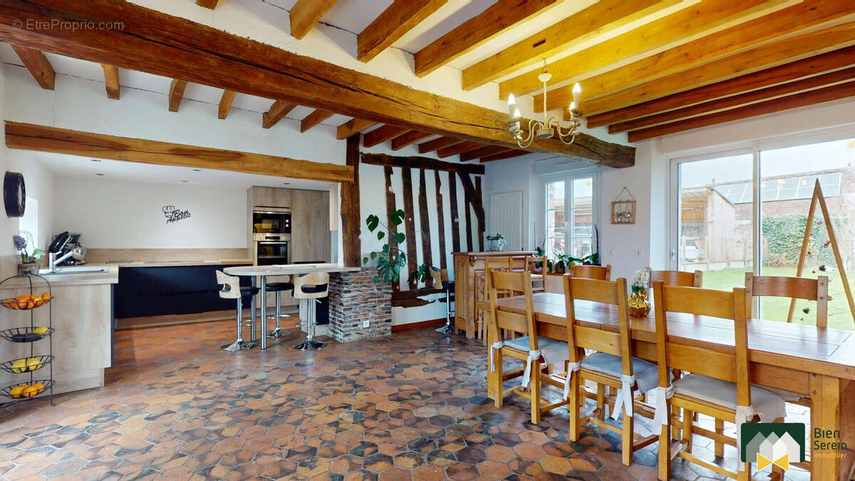 Salle à manger + cuisine  - Maison à FONTAINE-SIMON