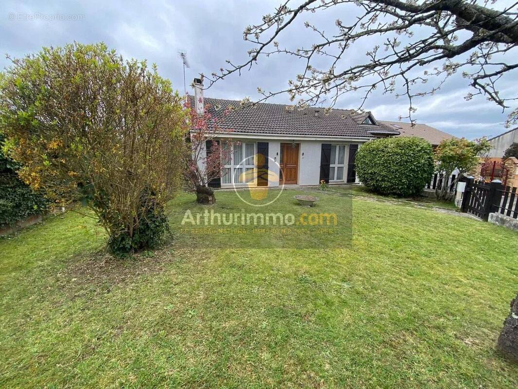 Maison à FONTENAY-TRESIGNY