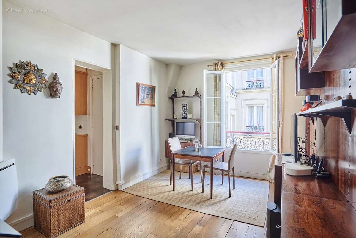 Appartement à PARIS-7E