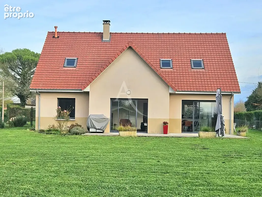Maison à FAVIERES
