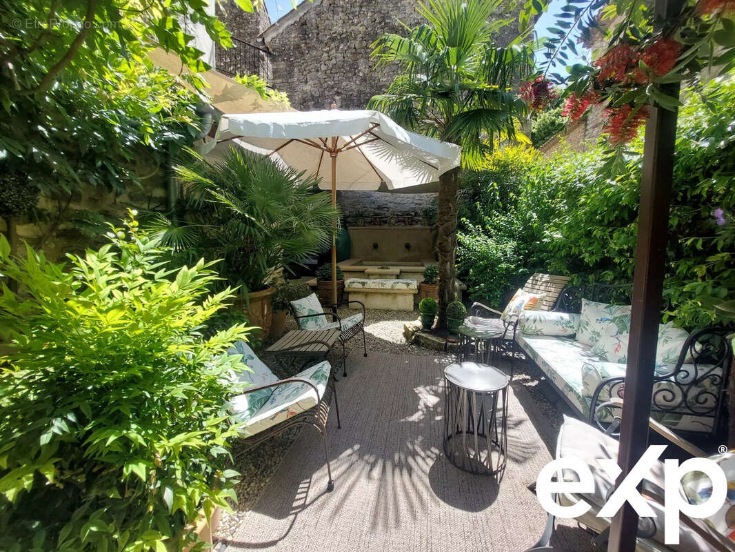 Maison à ALLEGRE-LES-FUMADES