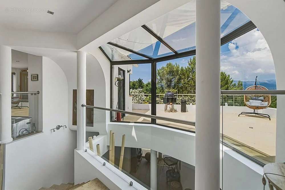 Maison à TOURRETTES
