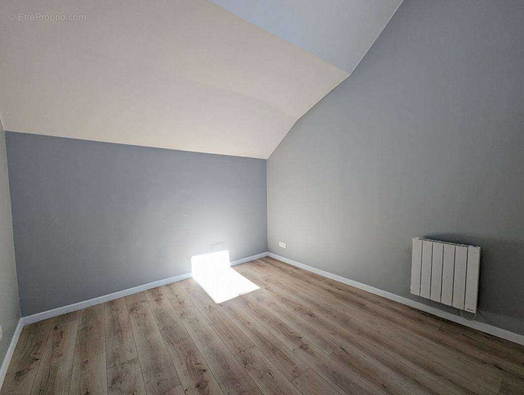 Appartement à CHANTELOUP-LES-VIGNES