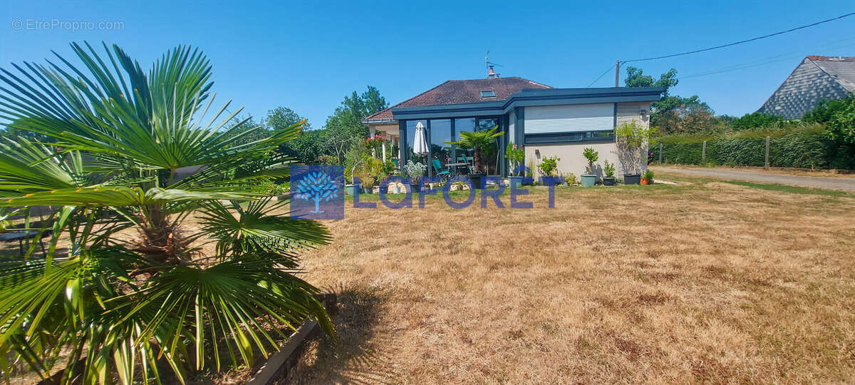 Maison familiale 142 m² sur 2 833 m² de terrain - photo 2