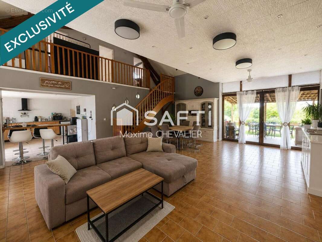 Maison 165 m² à Saint-Chartier  - photo 3
