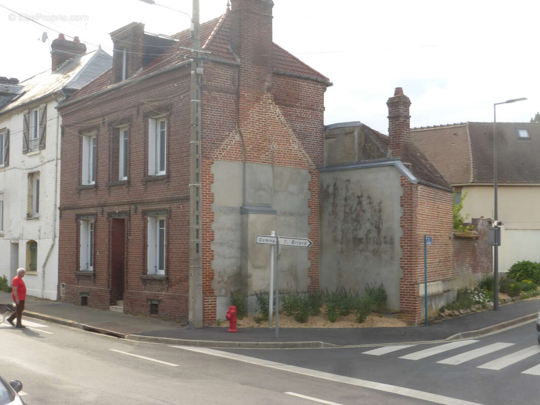 Superbe maison bourgeoise de 160 m2 hab avec sous-sol grand garage de 30 m2 sur 270 m2 de terrain clos au calm - photo 25