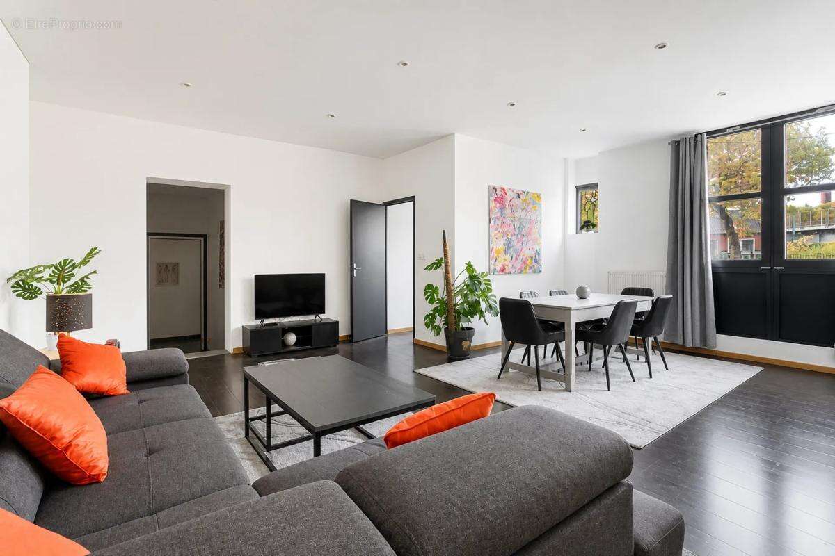 Maison rénovée de 285 m² avec 3 logements à Tourcoing - photo 4